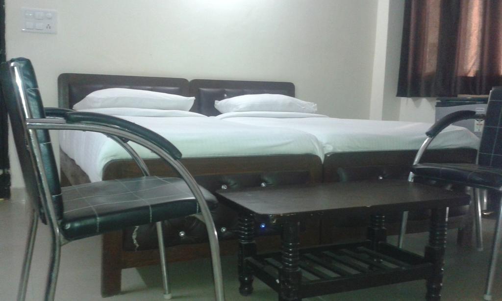 Charanpahari Hotel New Delhi Værelse billede