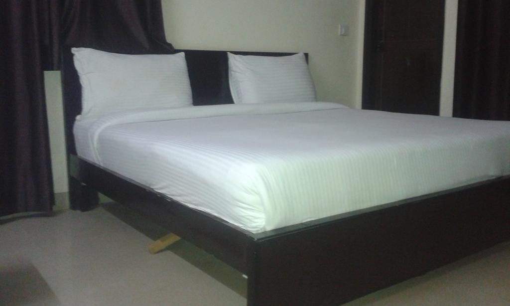 Charanpahari Hotel New Delhi Værelse billede
