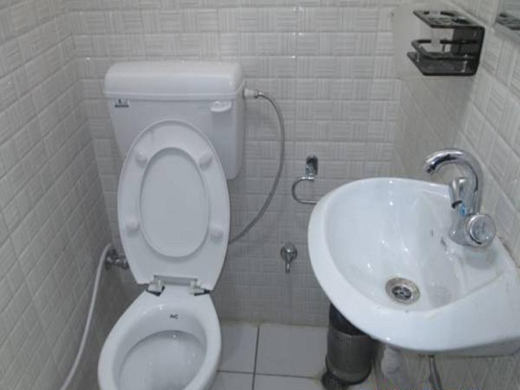 Charanpahari Hotel New Delhi Værelse billede