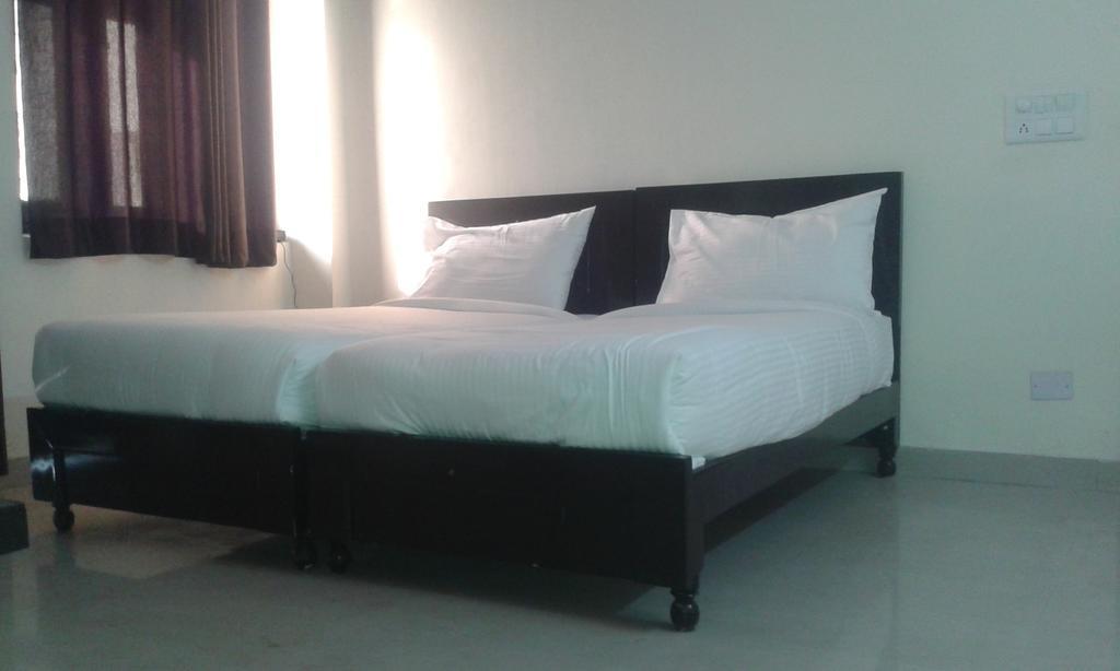 Charanpahari Hotel New Delhi Værelse billede