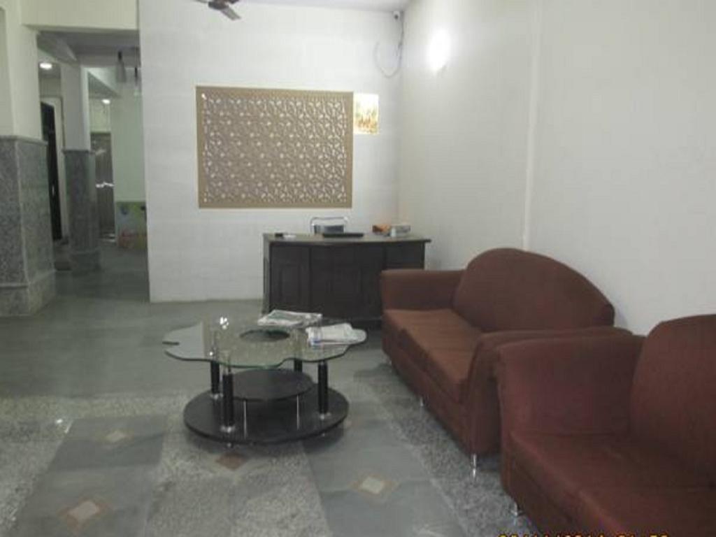 Charanpahari Hotel New Delhi Eksteriør billede