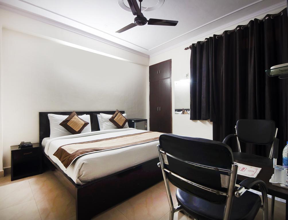 Charanpahari Hotel New Delhi Eksteriør billede