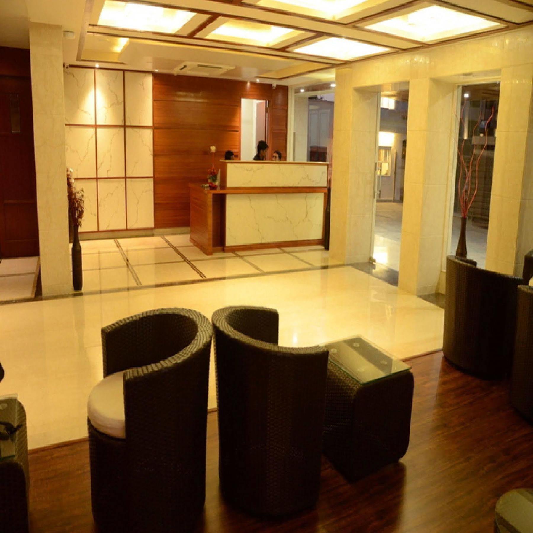 Charanpahari Hotel New Delhi Eksteriør billede