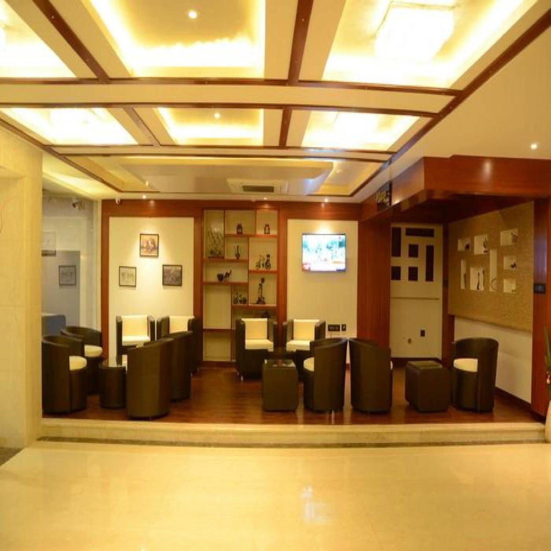 Charanpahari Hotel New Delhi Eksteriør billede