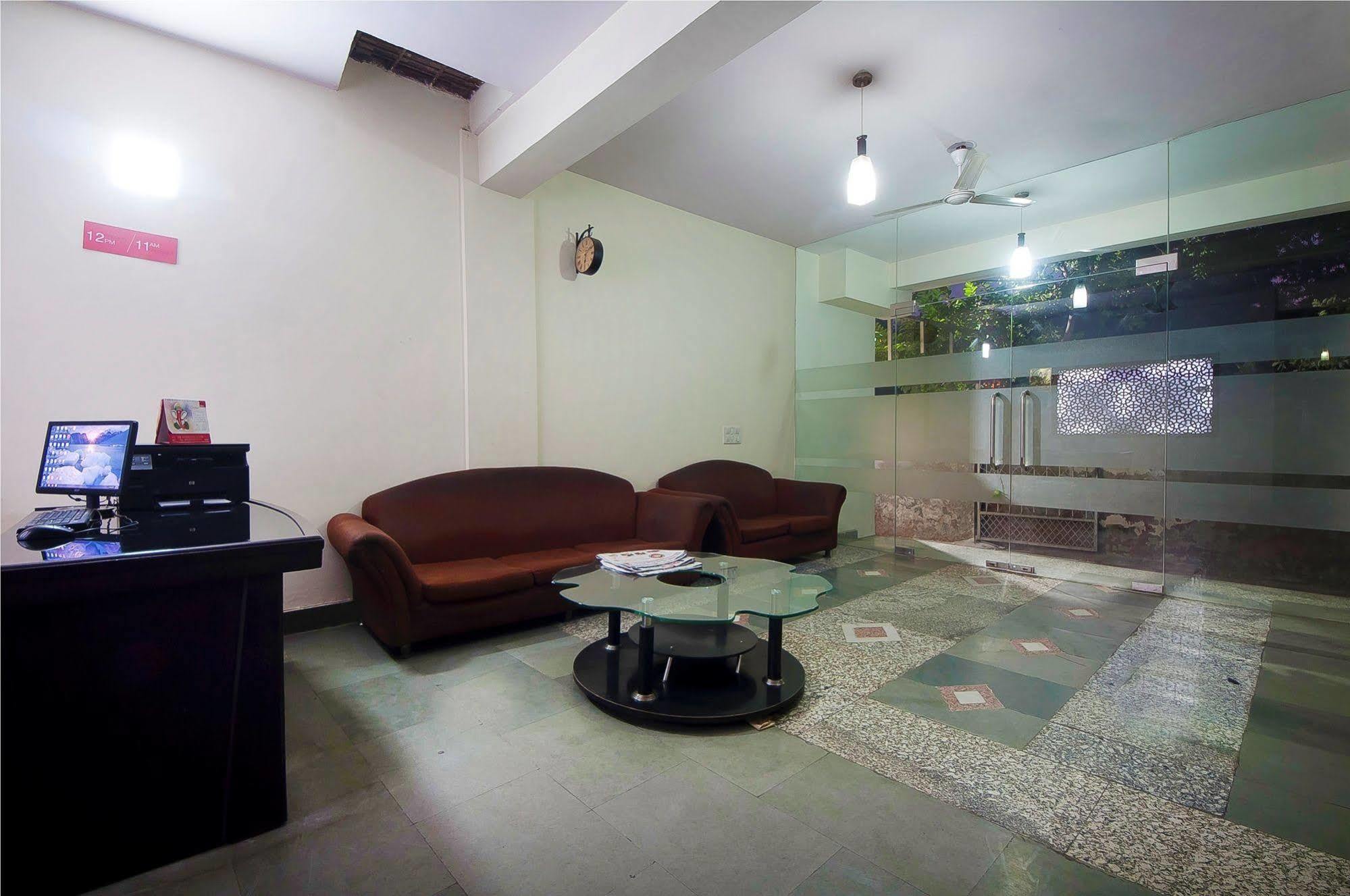 Charanpahari Hotel New Delhi Eksteriør billede
